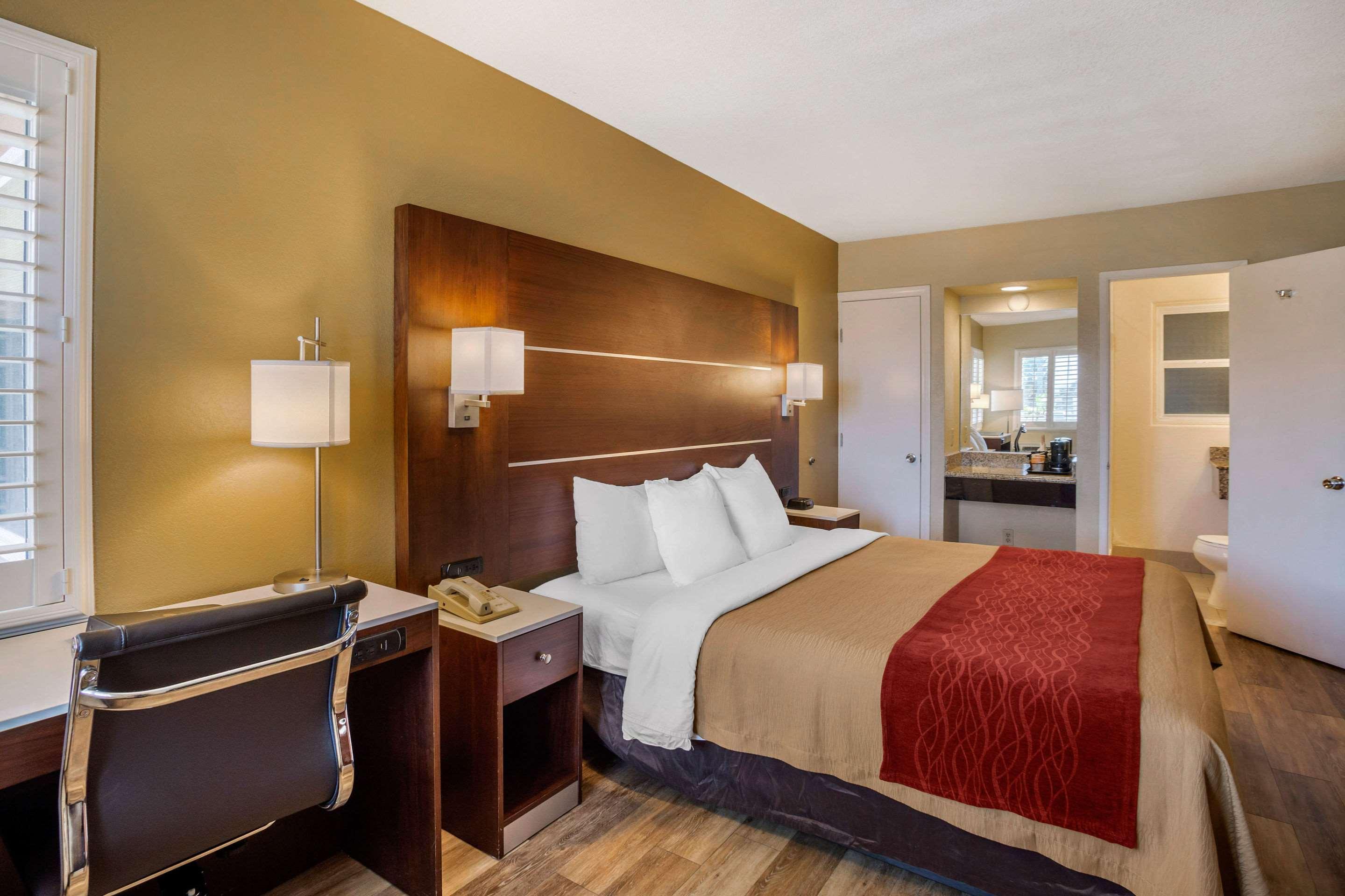 Comfort Inn San Diego Airport At The Harbor Exterior foto